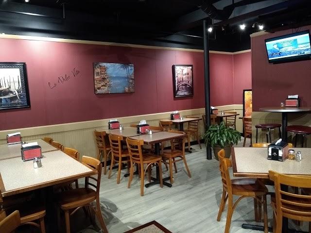 Mena's Pizzeria